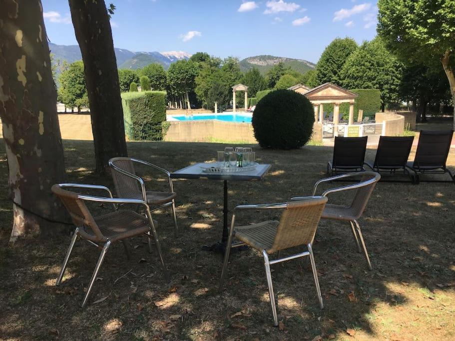 La Vue Est Belle Apartamento Montbrun-les-Bains Exterior foto