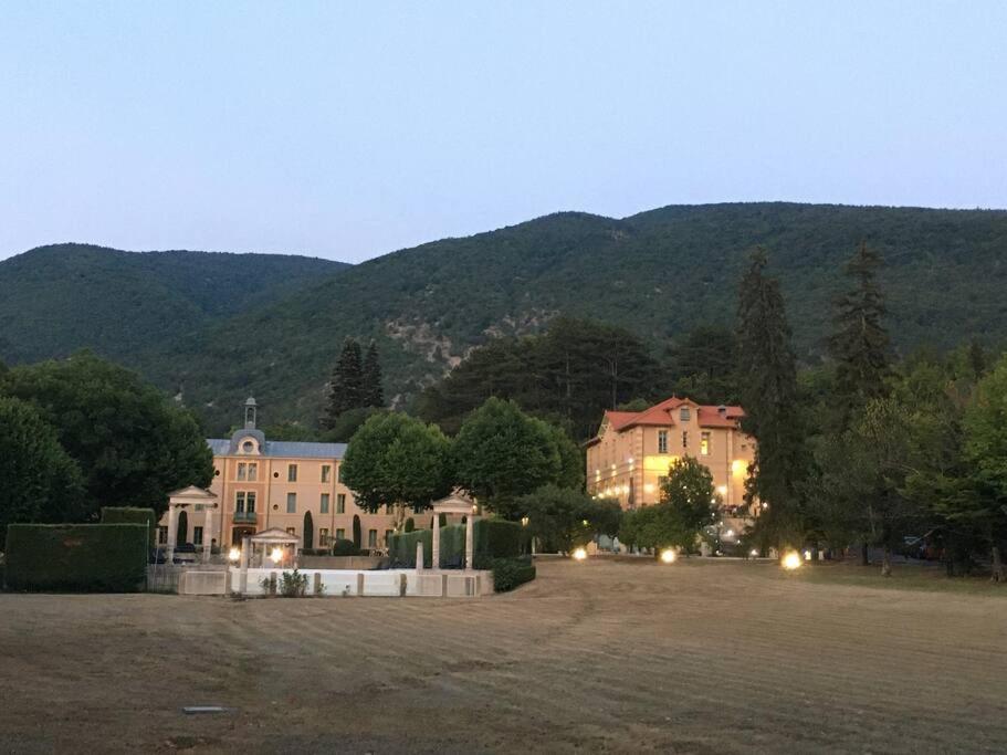 La Vue Est Belle Apartamento Montbrun-les-Bains Exterior foto