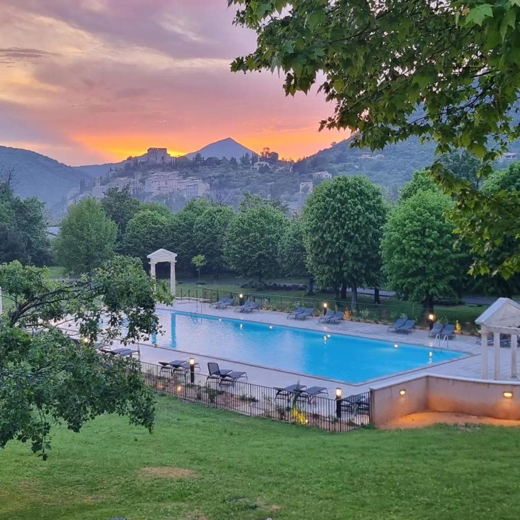 La Vue Est Belle Apartamento Montbrun-les-Bains Exterior foto